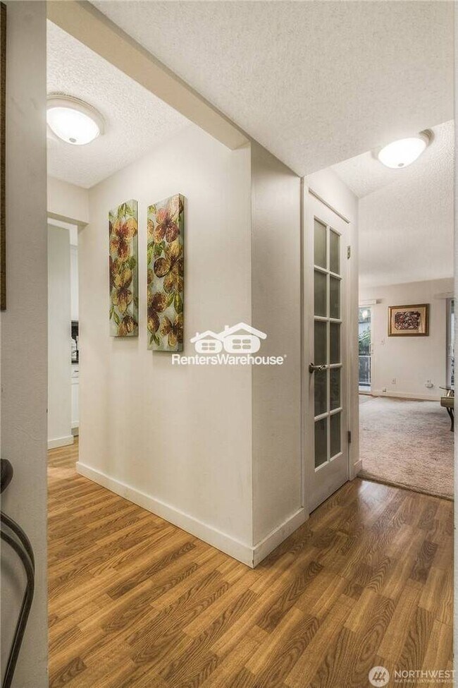 Building Photo - Spacious 3-Bedroom Townhome in Desirable Candlewood Condos