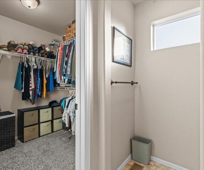 Building Photo - Modern 4-Bedroom Home in Desirable Promontory Neighborhood - Pet Friendly