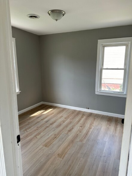 Building Photo - 25758 Leach St