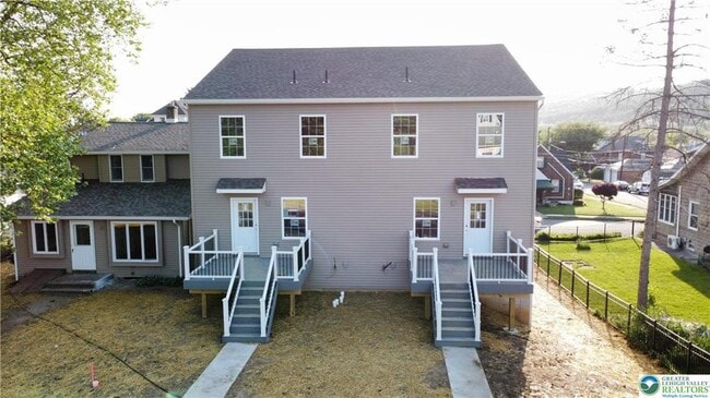 Building Photo - 1549 Burkhardt St