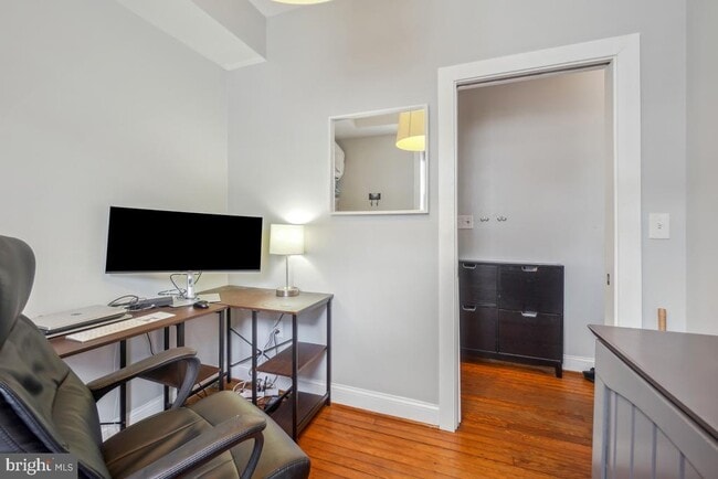 Building Photo - 1543 6th St NW