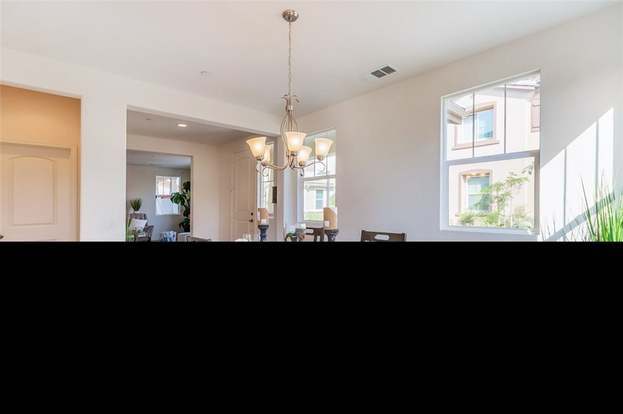 Building Photo - 4959 Camarillo Ln