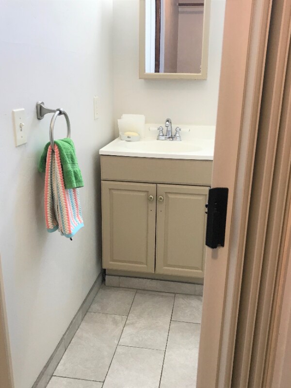 Building Photo - 692 2nd Ave