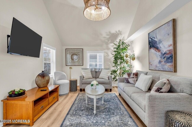 Building Photo - 520 Brighton Ave