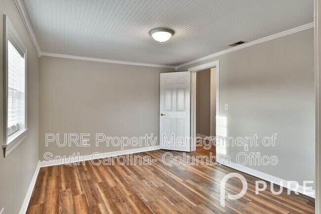 Building Photo - 5674 Duncan Rd