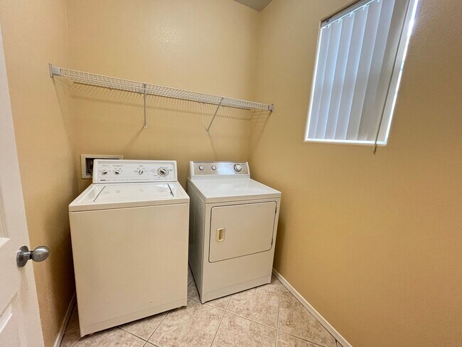 Building Photo - Southwest are 3 bedrooms and 2bathrooms si...