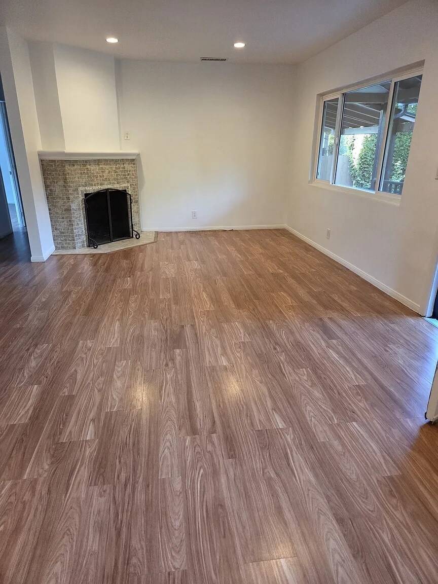 Building Photo - 11536 Cumpston St