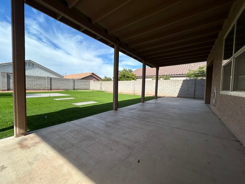 Building Photo - 9208 W Coolidge St