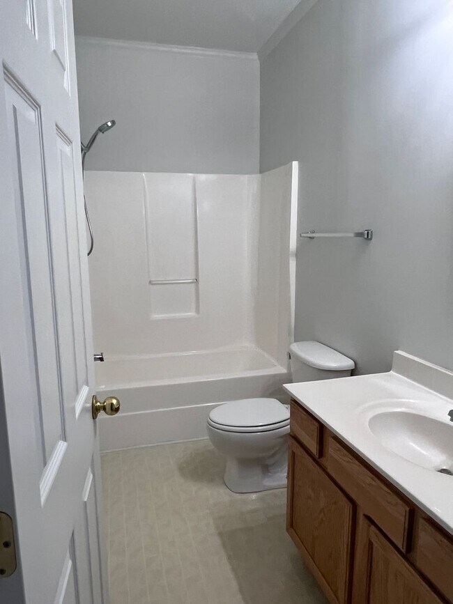 Building Photo - 35 Spicewood Rd