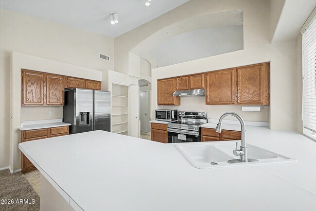 Building Photo - 1068 W Glenmere Dr