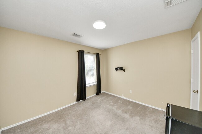 Building Photo - 19903 Bettencourt Ln