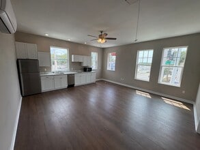 Building Photo - Orange Ave - Residential