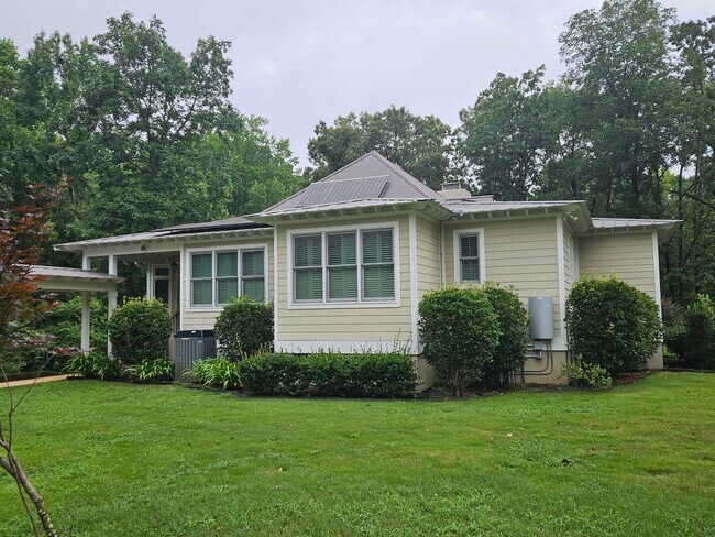 Building Photo - 1290 Tivoli Rd
