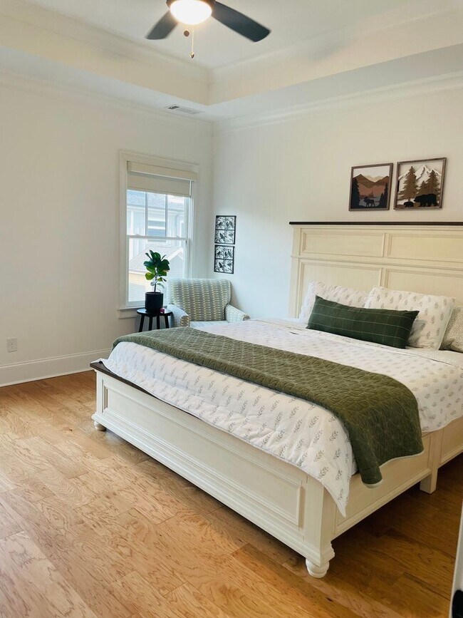 Building Photo - Spacious 4BR House in Milton
