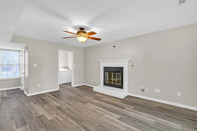 Building Photo - Call Sabrina Thomas Office at 757-767-0767...