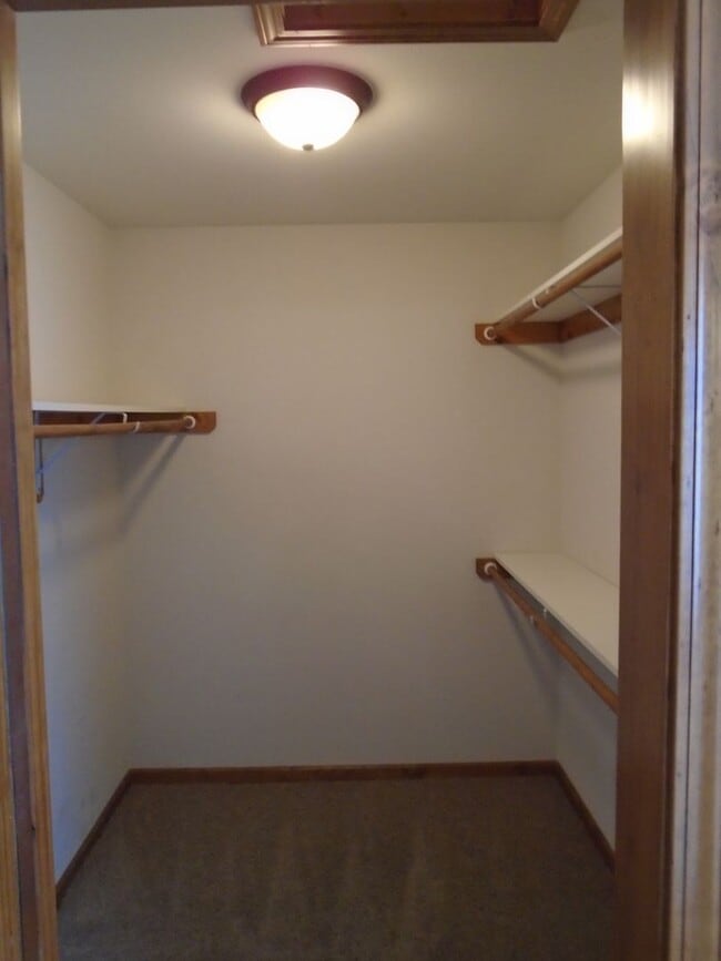 Building Photo - Beautiful Home Great Location