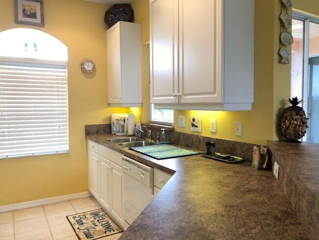 Building Photo - NEW PRICE! Venice, FL 3BR/2BA/1CG Seasonal Rental in Courtyards of Gondola Park