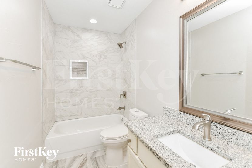 Building Photo - 1809 Pecan View Dr