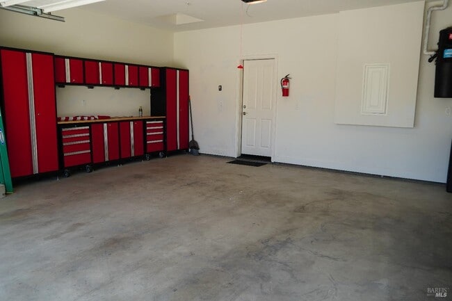 Building Photo - 415 Belvedere Dr