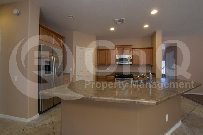 Building Photo - 4749 S Antonio