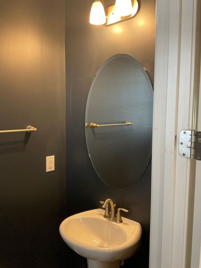 Building Photo - Immaculate 3-Bedroom Home with Loft, Two-C...