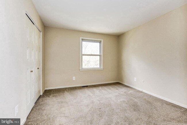 Building Photo - 215 Keats Ct