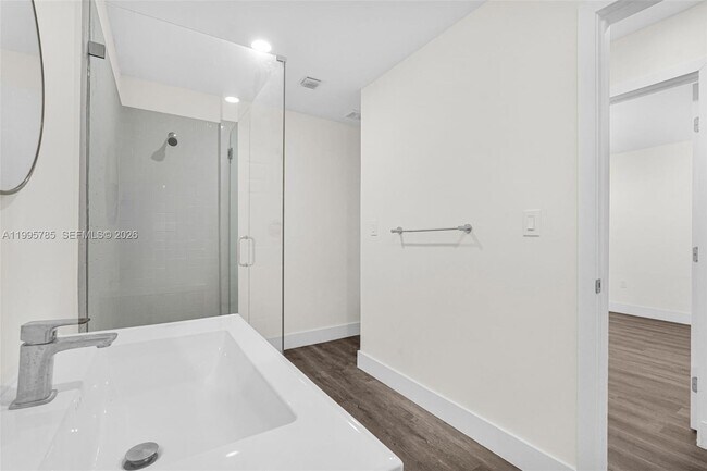 Building Photo - 1730 Acapulco Dr