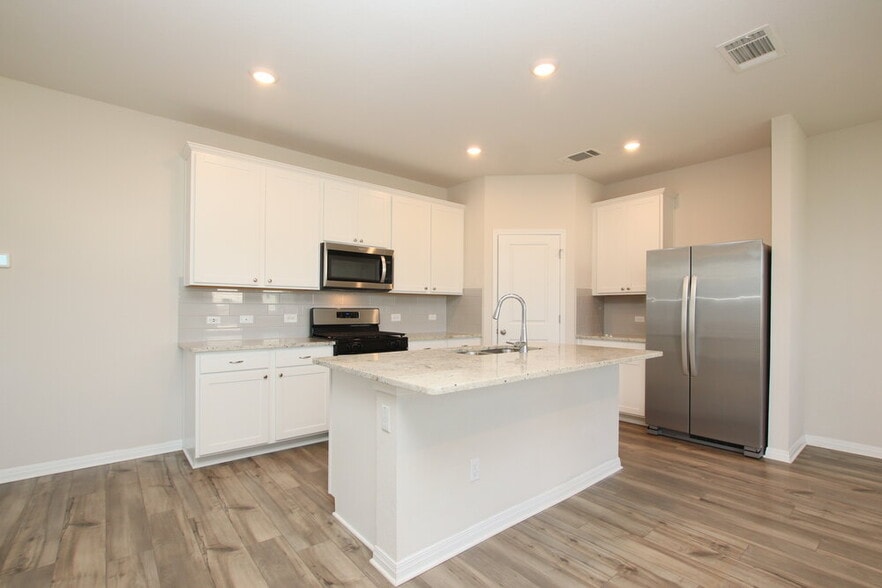 Building Photo - 137 Outlaw Dr