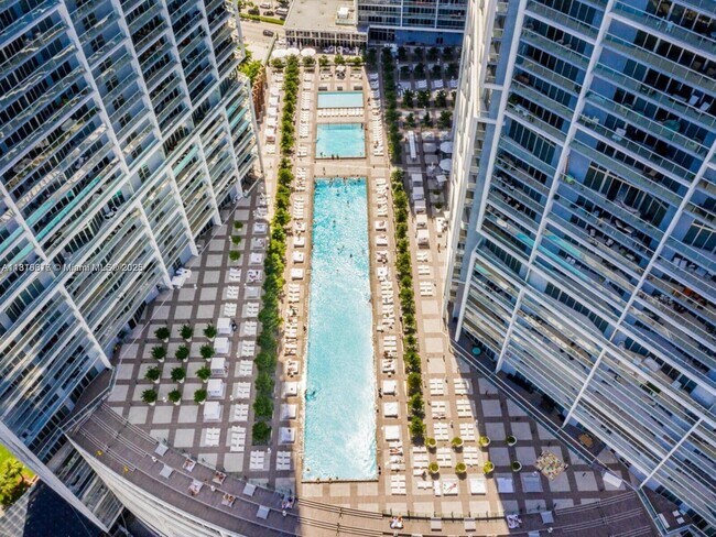 Building Photo - 465 Brickell Ave