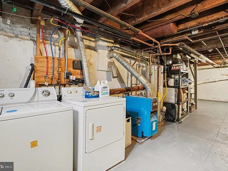 Building Photo - 115 Hermit St