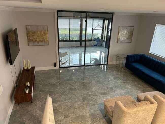 Building Photo - 7690 Lago Del Mar Dr