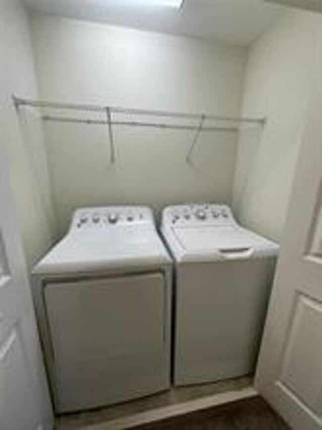 Building Photo - 1202 Payne Stewart Dr