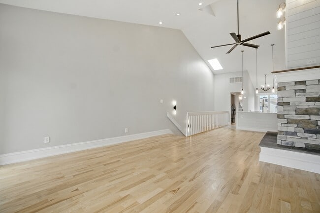 Building Photo - 100 Pinewood Rd