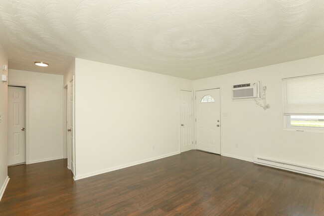 Building Photo - 8104 Turner Rd