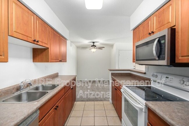 Building Photo - 5995 N 78th St