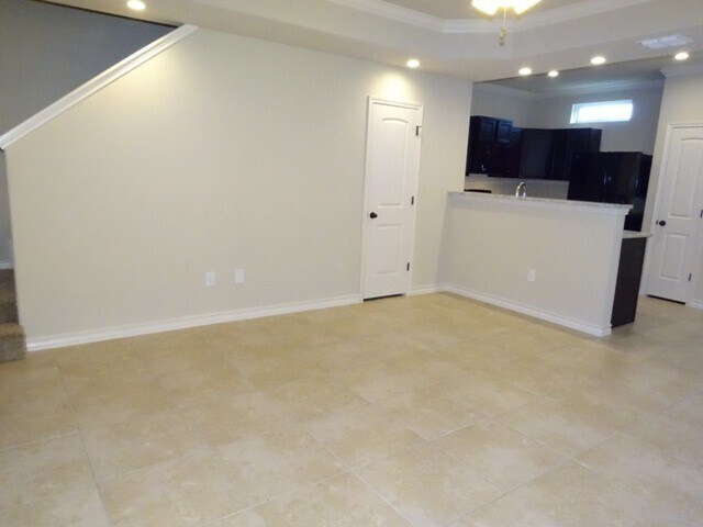 Building Photo - 7042 Lakeview Dr.