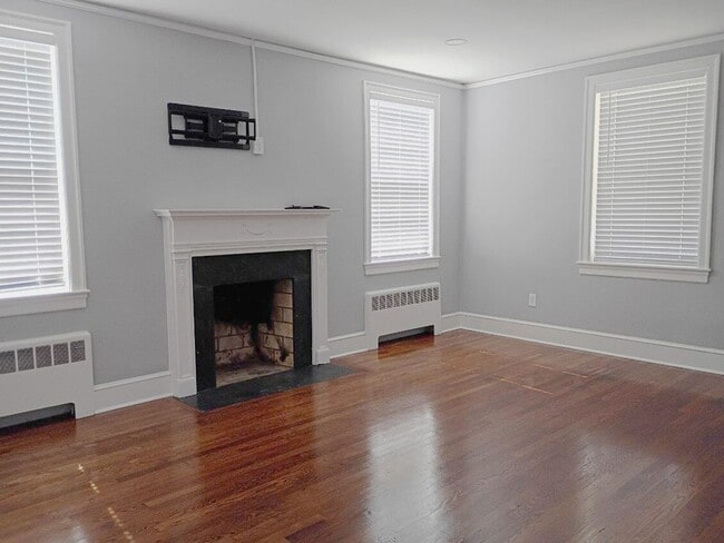 Building Photo - 423 Chestnut St