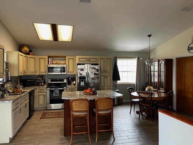 Building Photo - 6549 Madison St