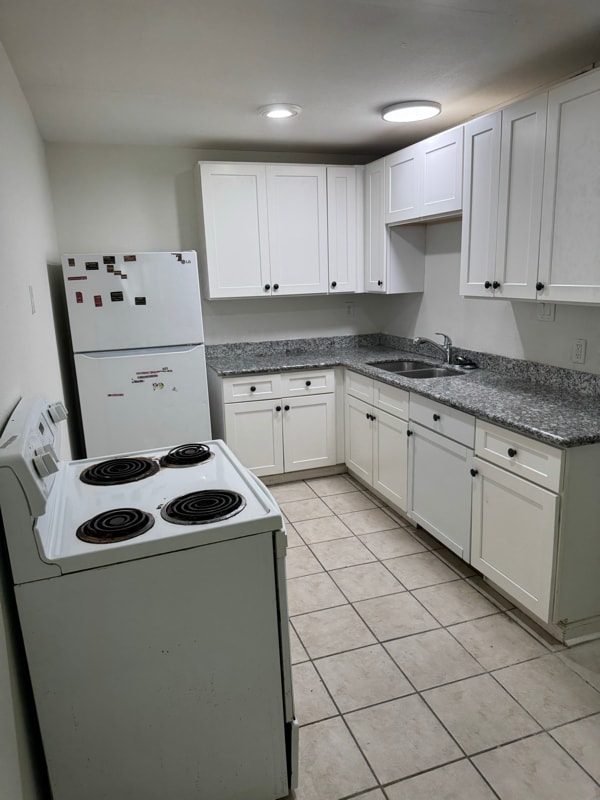 Building Photo - 1324 Cactus Dr