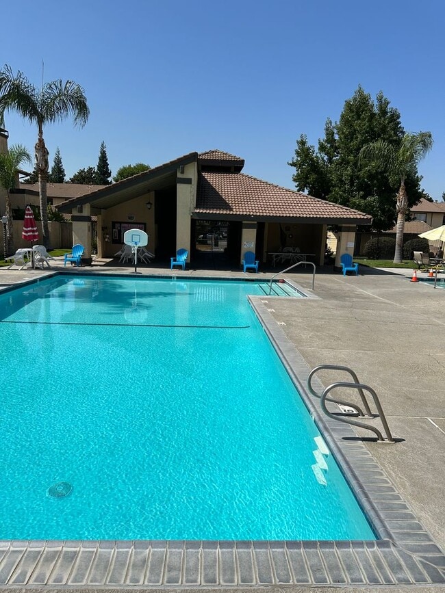 Building Photo - Stunning Condo in Turlock available for im...