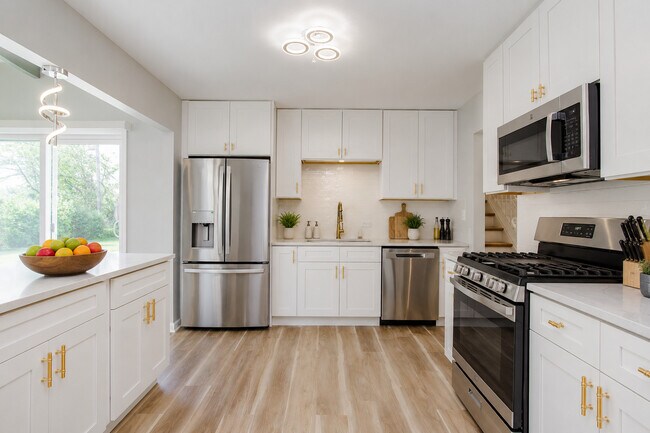 Building Photo - 7777 Ramsgate Cir S
