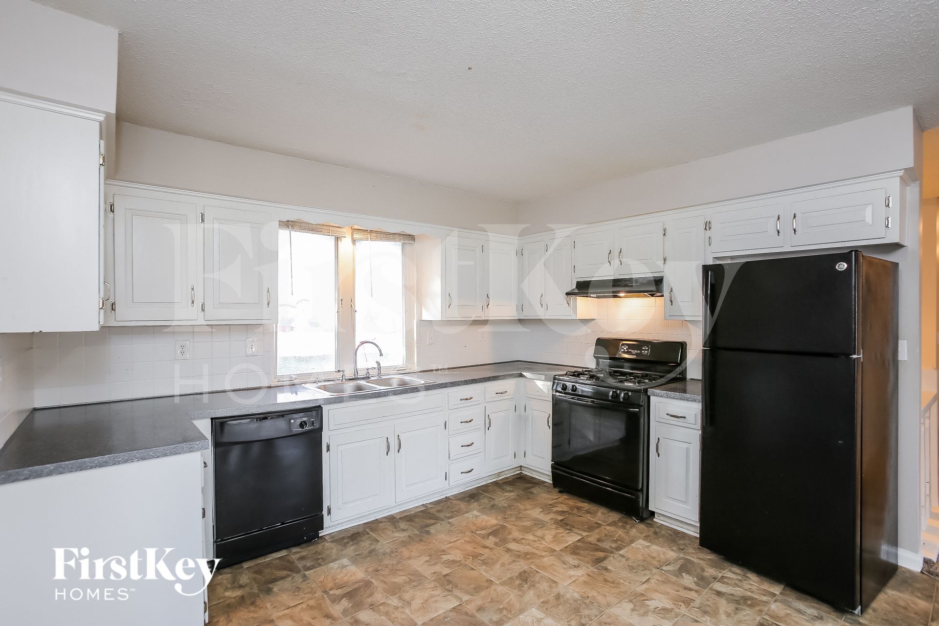 Building Photo - 11008 E 83rd St