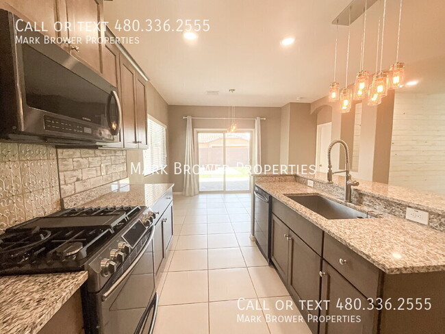 Building Photo - 679 W Mangrove Rd