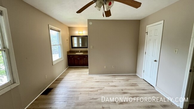 Building Photo - 941 Glastonbury Cir