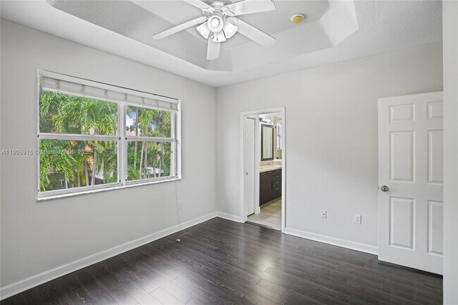 Building Photo - 4129 NE 26th St