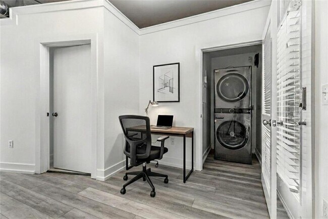 Building Photo - 791 Wylie St SE