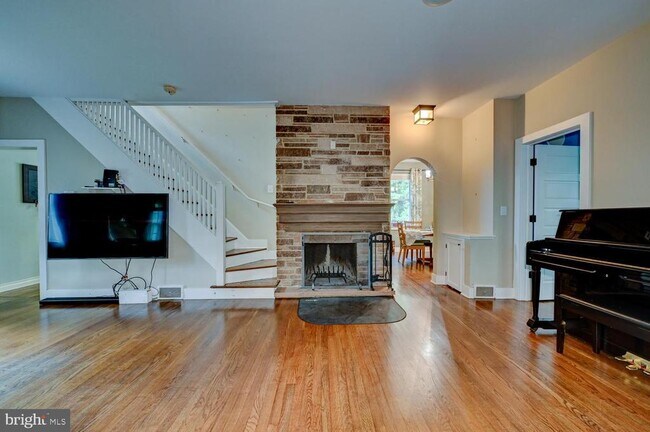 Building Photo - 353 Cherry Hill Rd