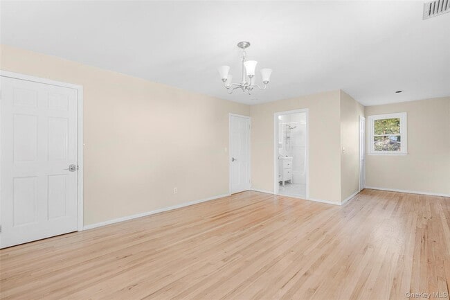 Building Photo - 10 Lundy Ln