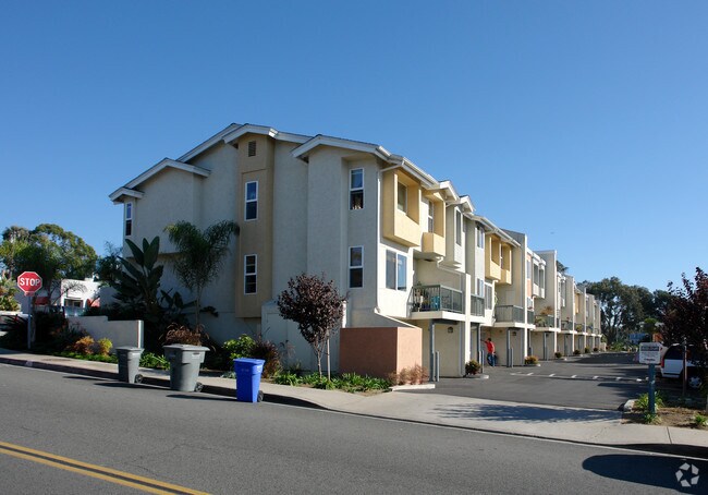 Primary Photo - 2140 Orinda Dr