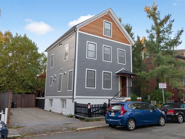 Building Photo - 409 Norfolk St